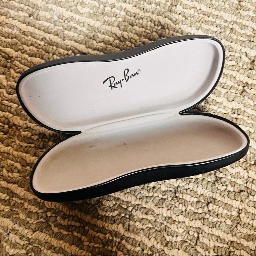Ray-Ban Black and White Glasses Case